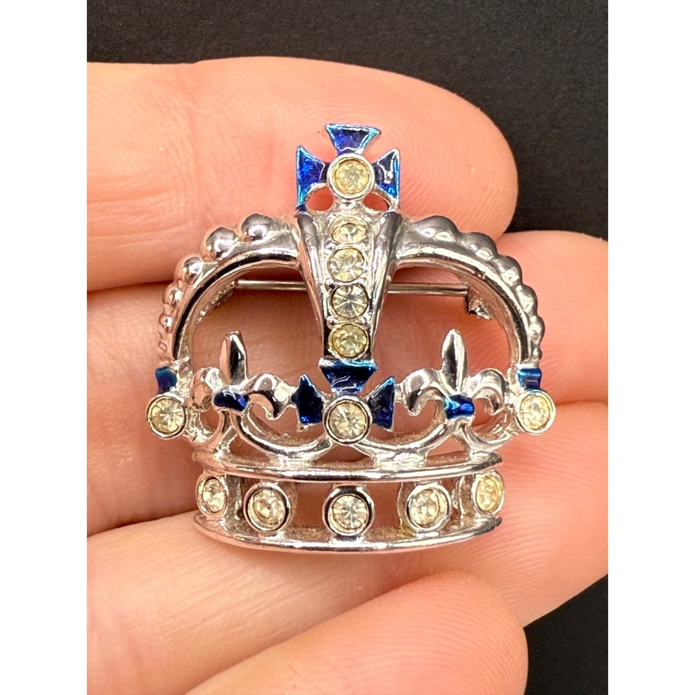 Vintage Crown Brooch Silver Tone Blue Rhinestone Signed Sarah Coventry - Picture 2 of 6